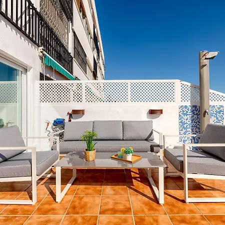 Lola Playa Puerto Marina *
