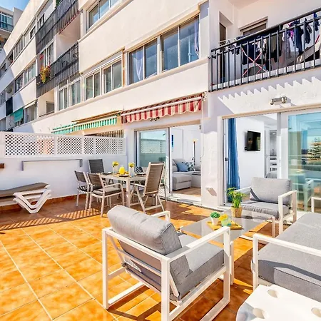 Lola Playa Puerto Marina Apartment